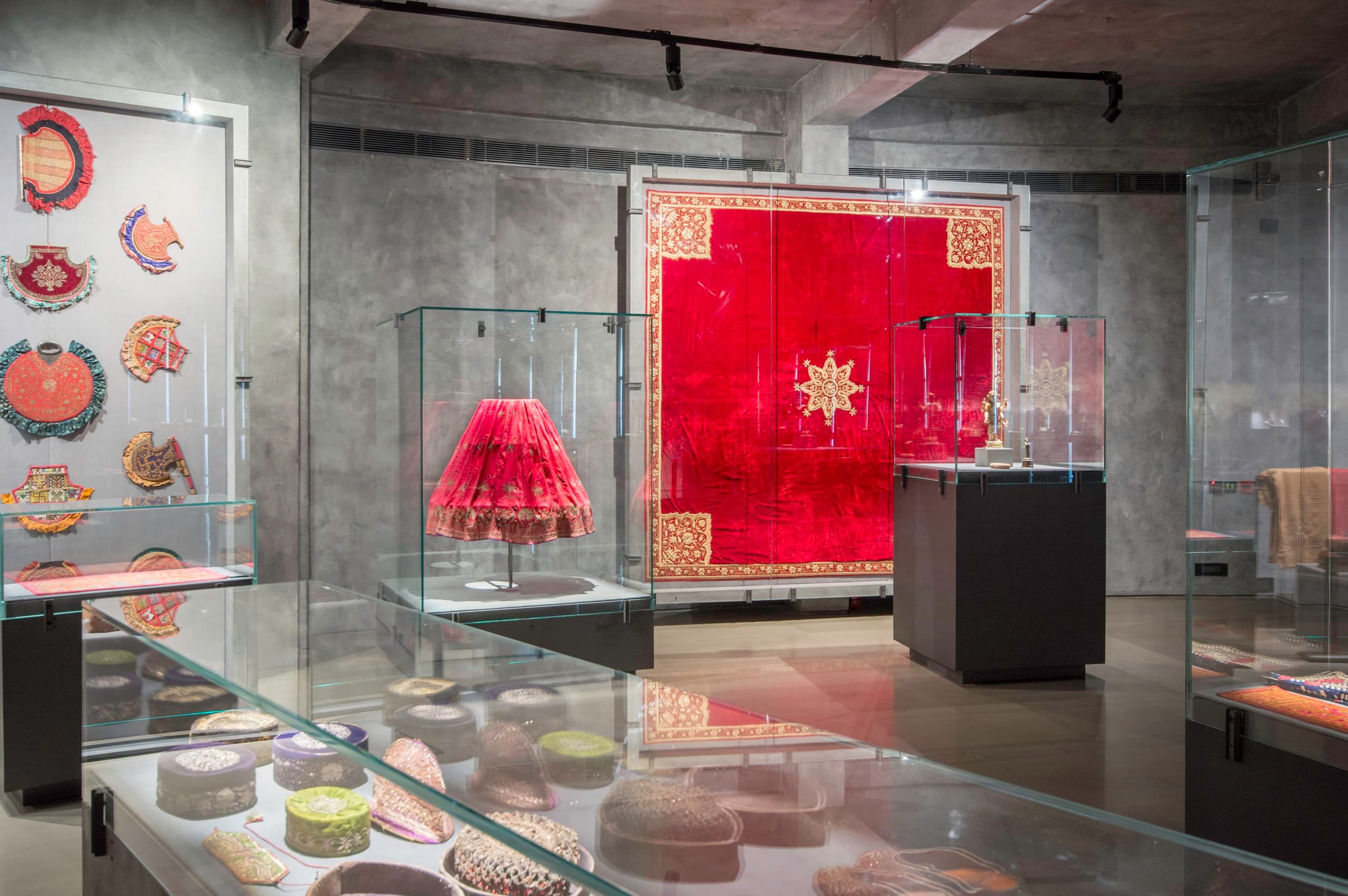 A lit vitrine in the Gyan Museum, Jaipur